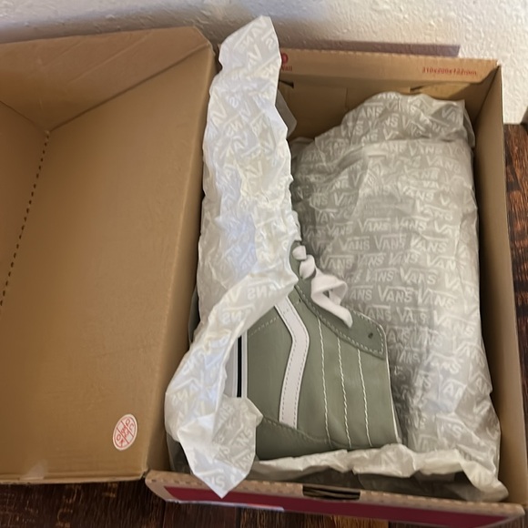 Vans Sk8-Hi Tapered in Desert Sage and White - Picture 5 of 6